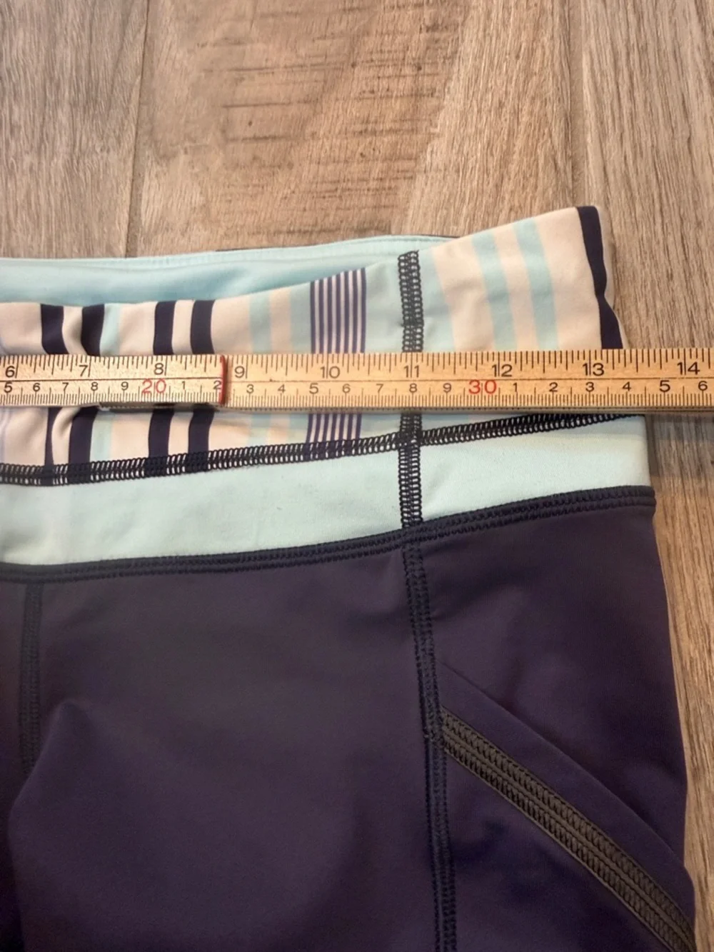 Lululemon Run A‎ Marathon Crop Blue & white stripe Leggings Low Rise size 6 Y2K